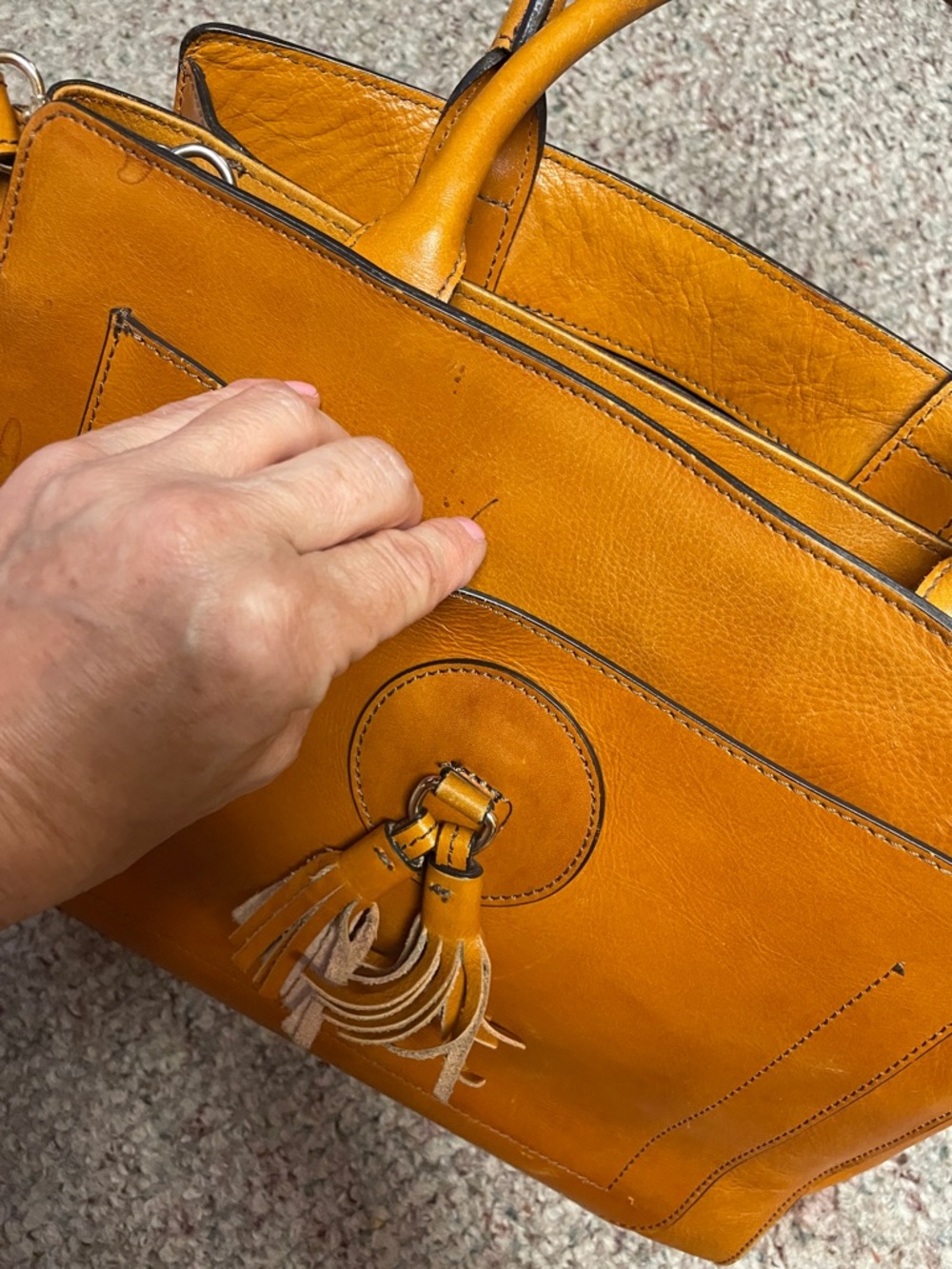 Divina Firenze Leather Tassel Satchel Handbag with detachable crossbody strap - Picture 10 of 12